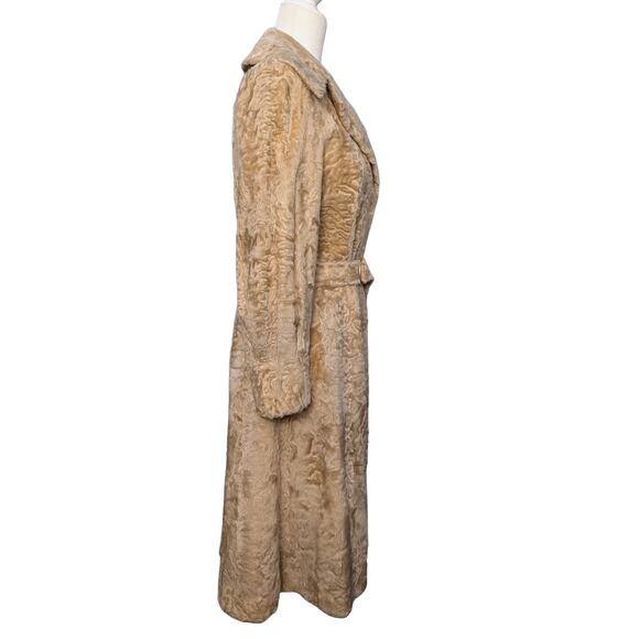 Vintage Lamb Shearling Coat in Sand – Minimalist A-Line Silhouette - Picture 4 of 14